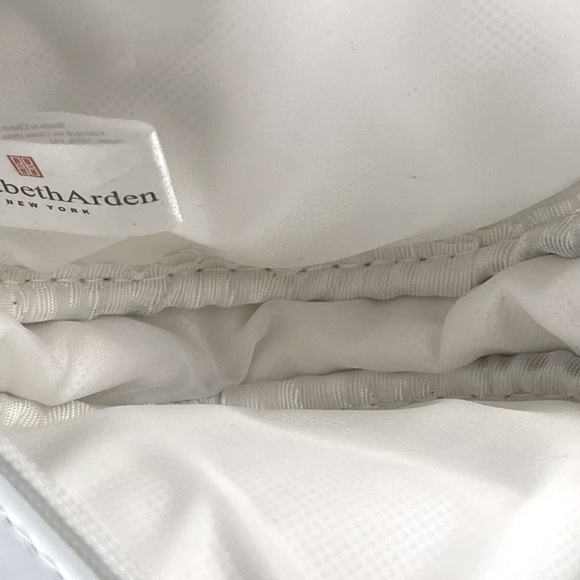 LAST ONE Elizabeth Arden White Glossy Wristlet Cosmetic Bag NIB - Picture 5 of 7